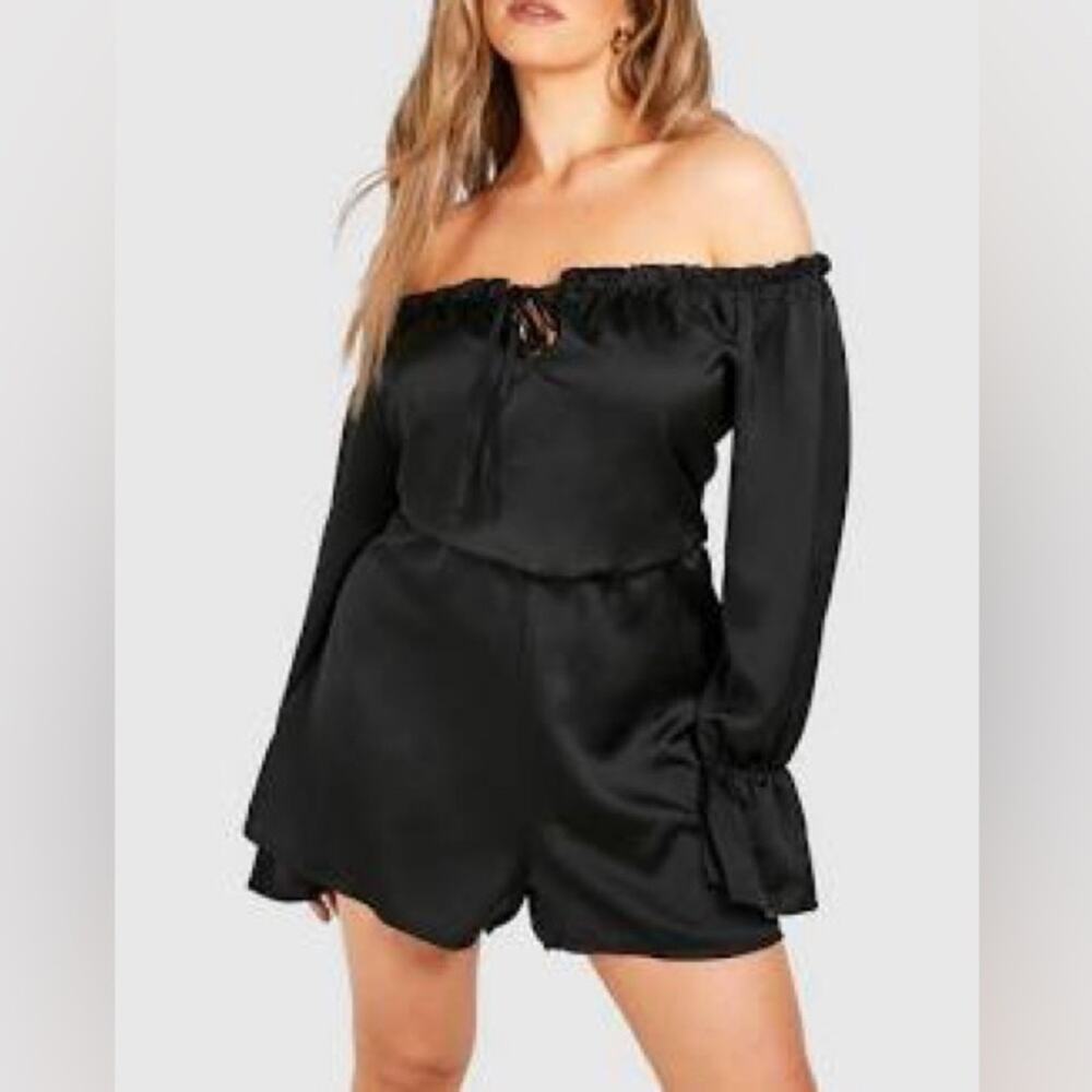 NWT Boohoo Black Satin Ruffled Off-Shoulder Skater Playsuit Romper Size 22 P0320